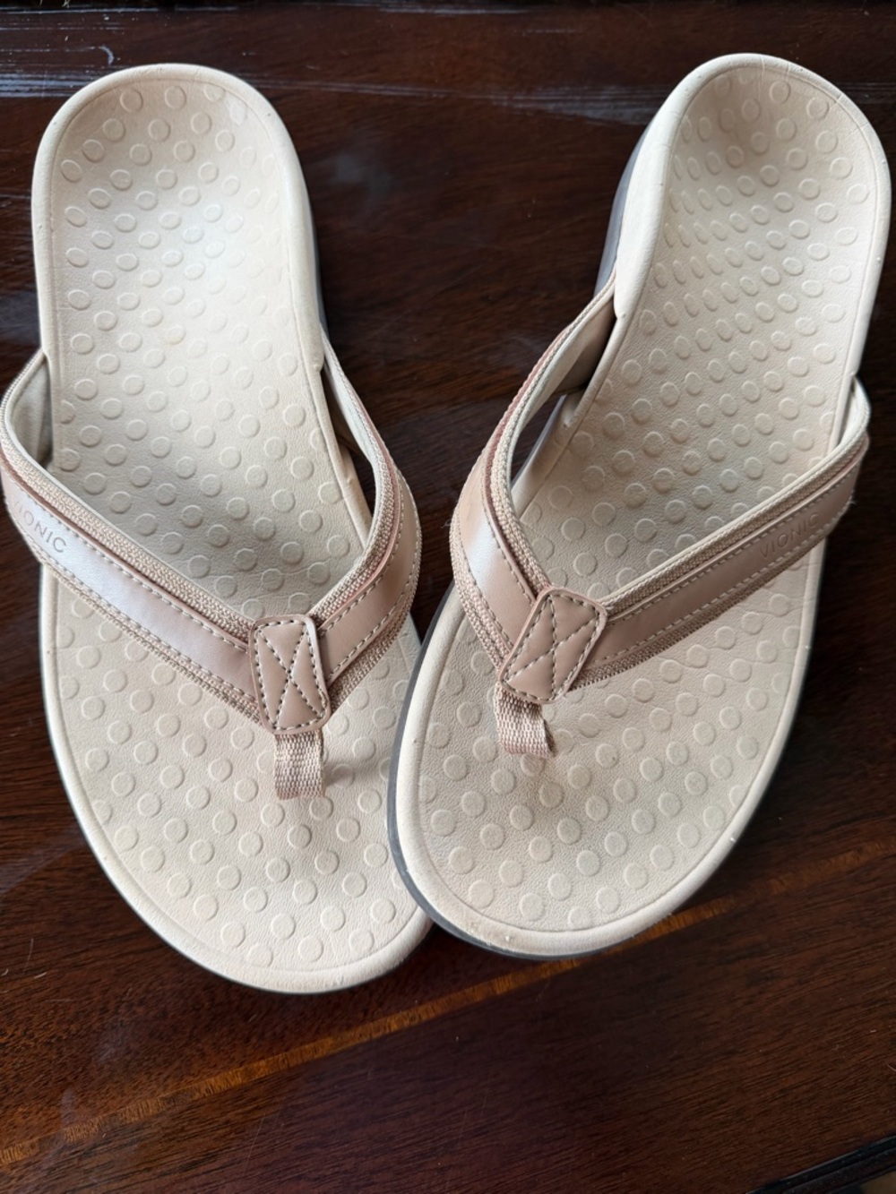 Comfort Vionic Tide II Women's Toe-Post Sandals in Beige Size 9